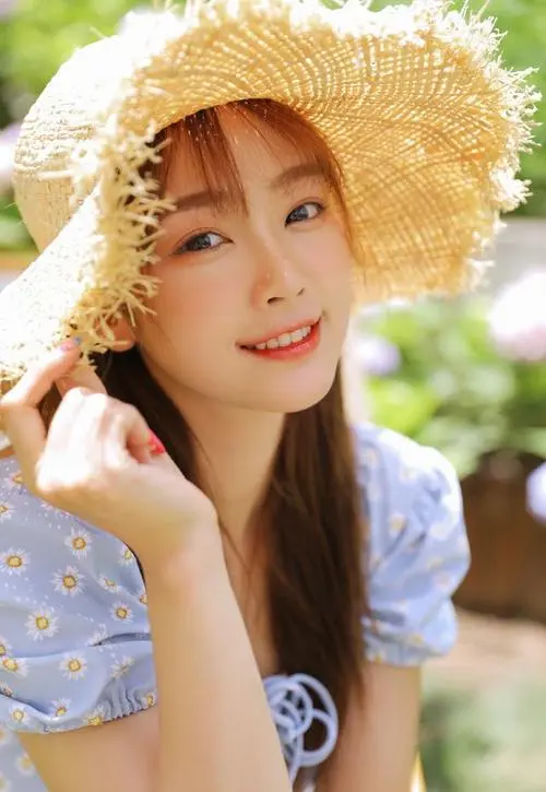 www.eebbk.com,175分钟,4K,免费免VIP在线看